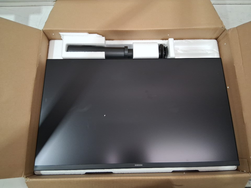 samsung Odyssey G5 G50F Gaming Monitor - 27" - 2560 x 1440 QHD - 180Hz - 1MS - black (model: s27fg500en) image 3