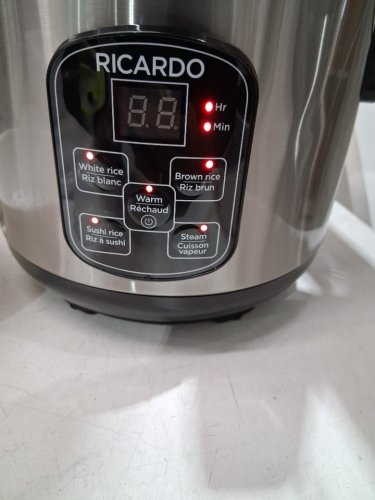 RICARDO Non-stick 8-Cup Digital Rice Cooker with steamer basket, spoon & measuring cup +4 Cooking Functions & Auto keep warm - silver (model: 063457-002-0000) image 3