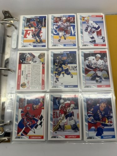 550 APPROX ASSSTD SCORE 1992 HOCKEY NHL CARDS image 3