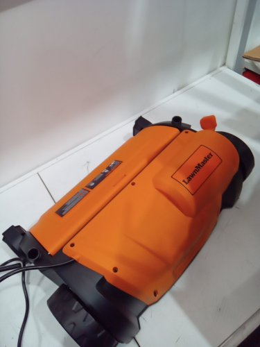 LawnMaster Electric Dethatcher and Scarifier - 10.5Gal Collection Bag - 15" - 13AMP (MODEL: GV1314) image 9