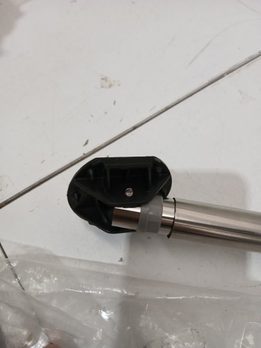 MOEN ADJUSTABLE TENSION CURVED SHOWER ROD - 5FT - CHROME (MODEL: CSR2172CH) image 4