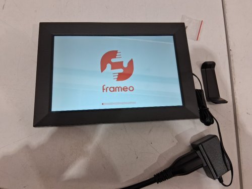 Frameo Wifi digital LCD touch screen picture frame with built in 32bg memory (model: 102K) image 4