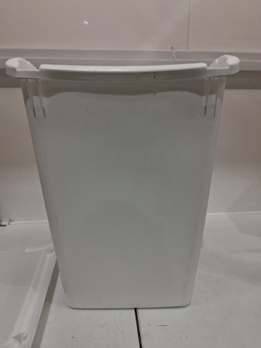 RUBBERMAID SWING TOP LID GARBAGE CAN - 13GAL - WHITE image 5