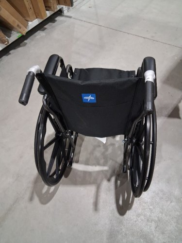 MEDLINE STRONG AND STURDY WHEELCHAIR WITH SWING AWAY LEG RESTS AND 16'' SEAT (MODEL:K1166N22S) image 4