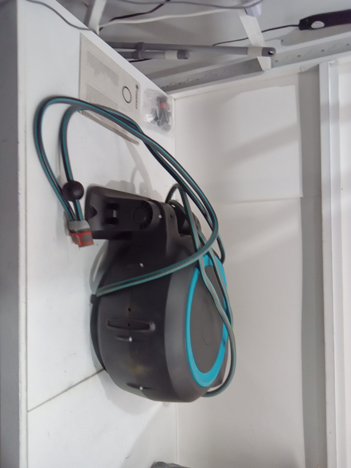 Gardena frost-proof Wall-Mounted Auto-Retractable Hose Reel - 115ft - Black/Turquoise (model: 18630-37) image 4