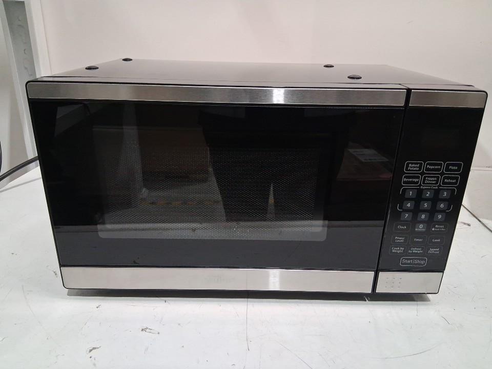DANBY DESIGNER COUNTERTOP/UNDER CABINET DIGITAL MICROWAVE OVEN - 0.7CU.FT - STAINLESS STEEL/BLACK - (MODEL: ddmw007501g1) image 3