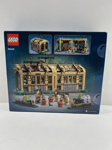 390pc Lego - Harry potter - hogwarts castle: herbology class (76445) image 4