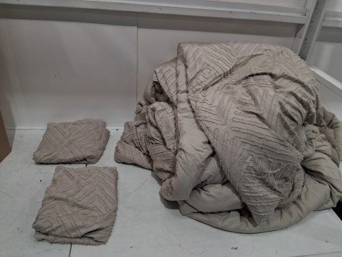 3pc Andency boho Tufted comforter with pillowcases - cal king - beige image 3