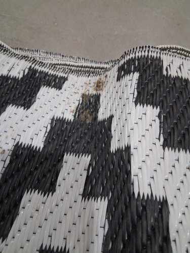 OPPODREAM OUTDOOR WATERPROOF REVERSIBLE PLASTIC STRAW PATIO RUG - 4FT X  6FT - BEIGE/BLACK image 6