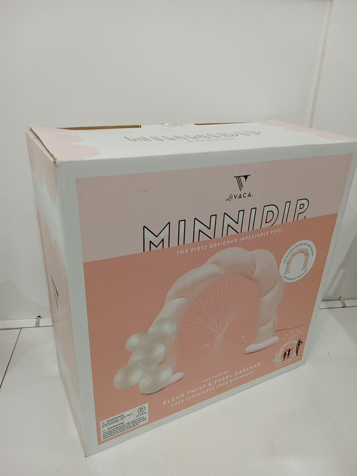 minnidip The Tufted Blush Twist and Pearl Garland Luxe Inflatable Arch Sprinkler - 7.5ft x 5.5ft - pink / white image 2