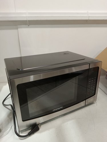 Frigidaire Countertop Microwave oven - 1.1 cu.ft. -  Stainless Steel/BLACK (MODEL:EMW1120-B-3ACOM) image 3
