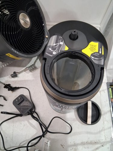 Shark FlexBreeze Pro Mist Indoor & outdoor fan with misting system up to 24 hours of battery life - black/grey (MODEL: FA302C) image 5