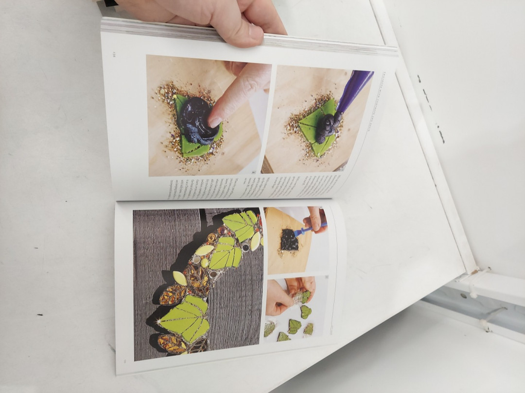 (PAPERBACK) Mosaic Secrets: Project-based Tips and Techniques for all Abilities BY Becky Paton image 3
