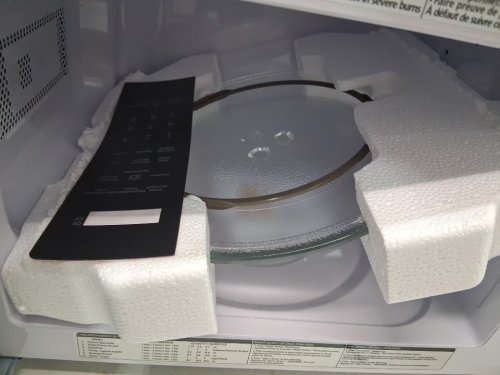 BLACK + DECKER 10 POWER LEVEL COMPACT COUNTERTOP MICROWAVE - 0.7 CU.FT / 700W - BLACK (MODEL: EM720CP7/CA) image 3