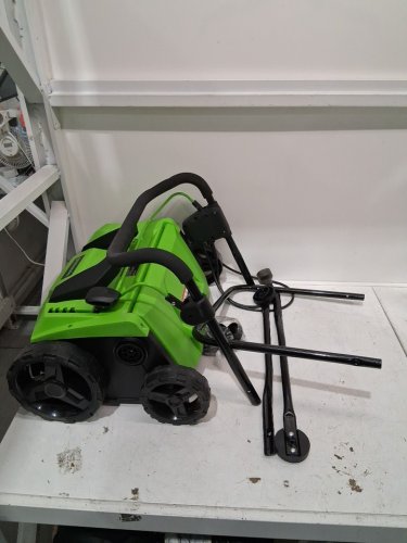 Greenworks Corded Electric Dethatcher & Scarifier with 2-in-1 Lawn Tool with Stainless Steel Tines, 3-Position Depth Adjustment, Quick-Swap Attachments, 7" Wheels and Foldable Handles - 13 A 14" - Green / Black (model:dt13b00) image 5