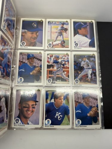 800 APPROX ASSSTD UPPER DECK 1990 MLB BASEBALL CARDS image 16