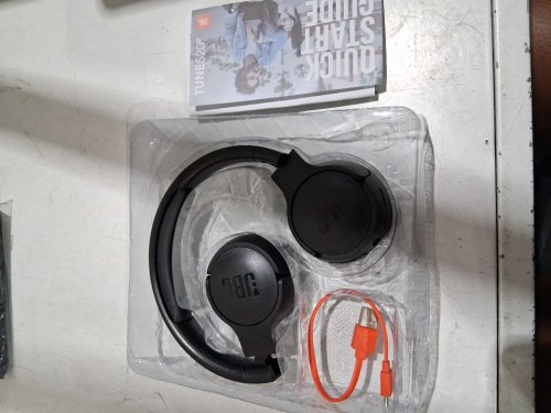 JBL TUNE 520BT WIRELESS ON-EAR HEADPHONES WITH BUILT-IN MICROPHONE AND FOLDABLE DESIGN - BLACK image 2