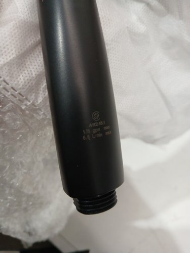 Moen single handle magnetic shower head and bath tub faucet - matte black image 6