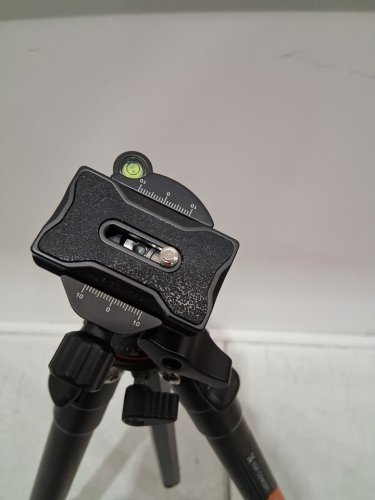 K&F Concept Compact Carbon Fiber Camera Tripod with 28mm Metal Ball Head - 62" - Black/Orange (Model: 	A255C2+BH-35L) image 5