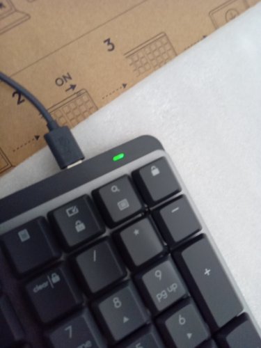 Logitech MX Mechanical Wireless bluetooth Illuminated Keyboard - QUIET TACTILE Switches, Backlit Keys, USB-C rechargeable, for macOS, Windows, Linux, iOS, Android - graphite (model: ‎920-010547) image 4