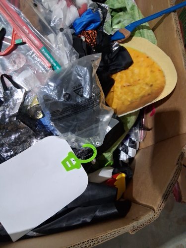 assorted MIXED item Halloween costume MYSTERY PALLET - VARIOUS costumes - aprox 150+ (PALLET #5) image 4