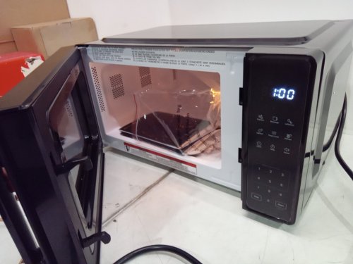 CHEFMAN Countertop Microwave Oven WITH CHILD SAFETY LOCK - 0.7 CU.FT / 20L - Black (Model: RJ55-7-V2-CA) image 4