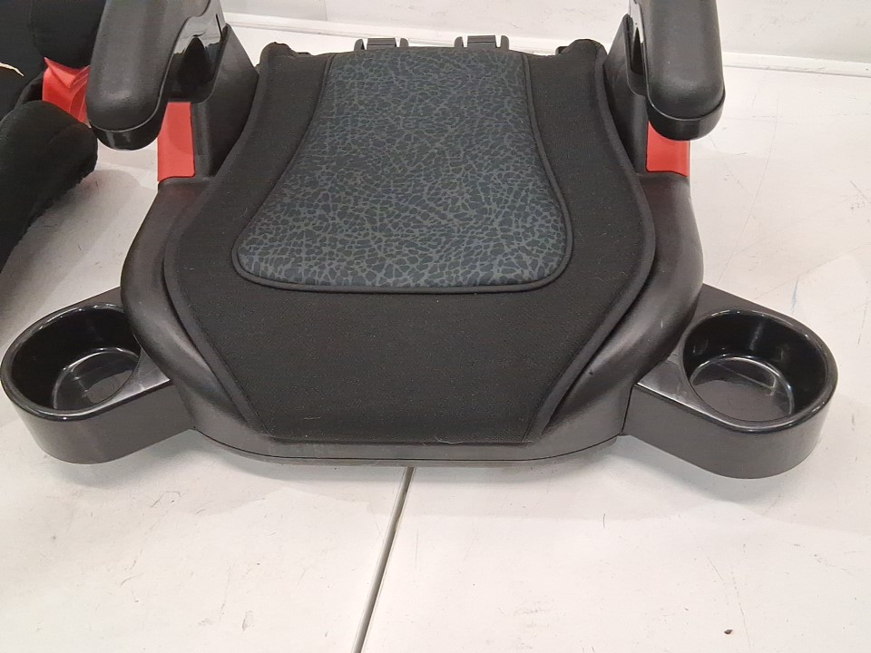 GRACO 2-IN-1 TURBOBOOSTER HIGHBACK TO BACKLESS BOOSTER CAR SEAT - 40LB TO 100LB MAX - BLACK (MODEL: 2168325) image 4