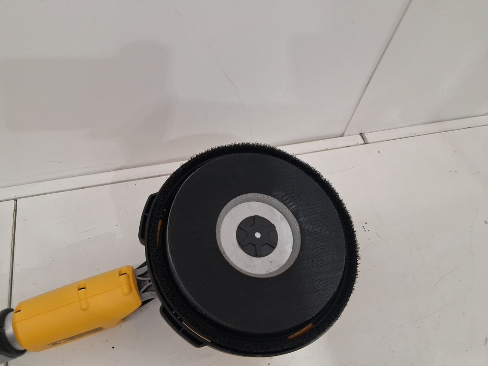 DEWALT 20v CORDLESS DRYWALL SANDER **TOOL ONLY** (MODEL: DCE800B) image 6
