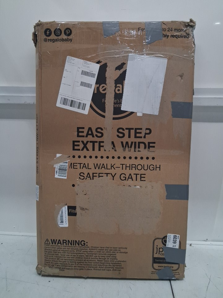 REGALO EASY STEP EXTRA WIDE METAL SAFETY GATE - 30" x 29"- 49" - WHITE (MODEL: 1164EwDS) image 2