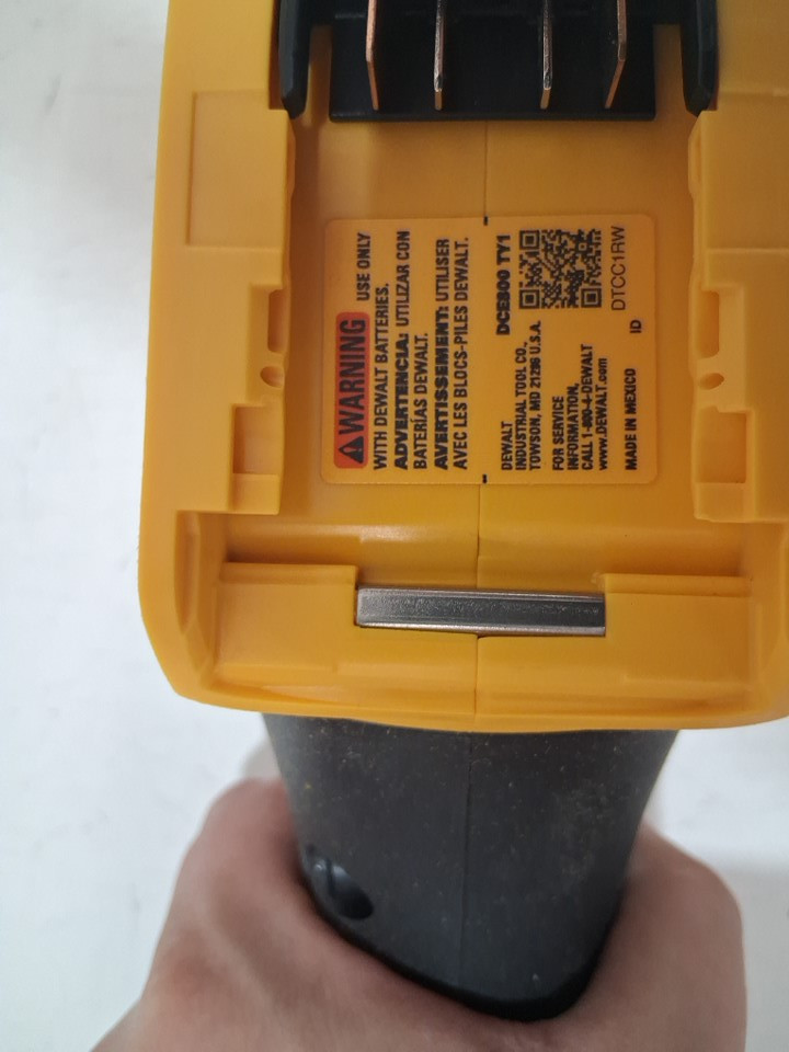 DEWALT 20v CORDLESS DRYWALL SANDER **TOOL ONLY** (MODEL: DCE800B) image 5