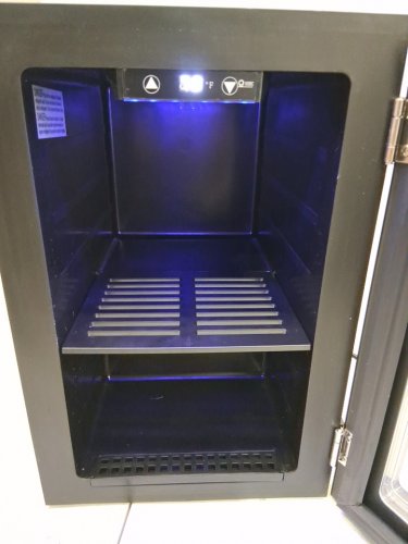 EUHOMY BEVERAGE REFRIGERATOR COOLER WITH 40°F-61°F DIGITAL TEMPERATURE CONTROL - 18L (HOLDS 25 CANS) - BLACK (MODEL: FWC008-11BL-CAEH /‎ WC-6B) image 3
