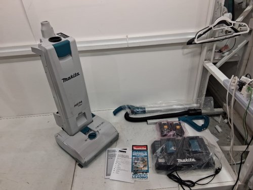Makita LXT Li‑Ion Cordless Upright Vacuum Cleaner with 2 batteries and charger - 36V - 5.0L - light grey/blue (model: dvc560) image 3