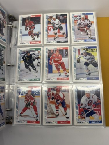 550 APPROX ASSSTD SCORE 1992 HOCKEY NHL CARDS image 17