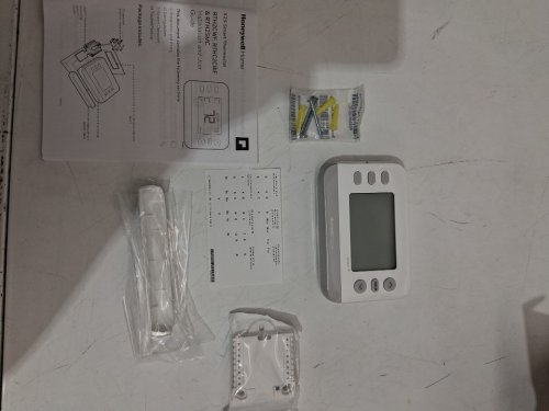 Honeywell Home X2P Programmable Thermostat, 1 Heat/1 Cool Compatibility, 5-2 Day Schedule - white - (model:rthc2CWF) image 3