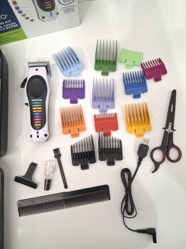 Wahl Color Pro Cord/Cordless Haircut and Beard Kit with 12 Attachment Guards - black/white (model: 1656565/3303) image 3