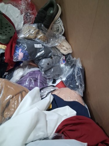 assorted MIXED Clothes MYSTERY PALLET - VARIOUS clothes and sizes - aprox 300+ (PALLET #2) image 10