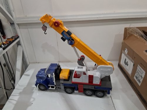driven jumbo size fully operation crane truck - multicolor (Model: WH1101Z) image 3