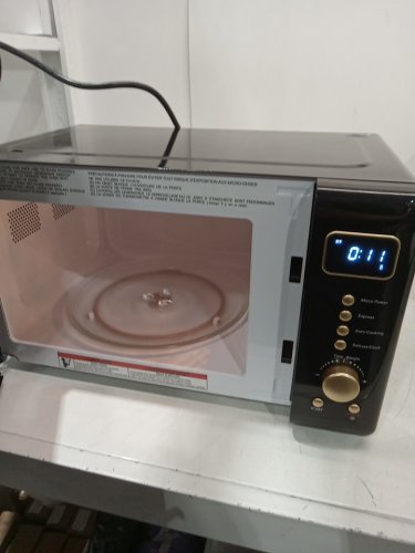 Frigidaire Retro Microwave Oven - 0.7CU.FT - 700W - retro Black/Gold (Model: EMW788-BLACKGLD) image 6
