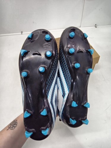 kid's umbro soccer football cleats - size 4 - black/blue (style: 1985170) image 3