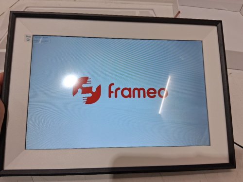 Frameo Digital Wifi Photo Frame Matte Black Frame - 10.1" Screen - Black / White image 6