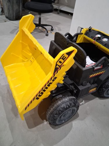 HUFFY Tonka Ride On Dump Truck WITH WORKING DUMP BED Realistic lights and sounds  - 12V - 5MPH - YELLOW (MODEL: 17665) image 9