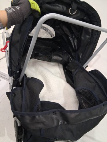 bestpet 3 Wheel folding Pet Stroller with cup holders, storage basket, and mesh cover - 33" x 38.6" x 17.5" - 20.9" x 19.7" basket - black (model : bp-s13t-black) image 4