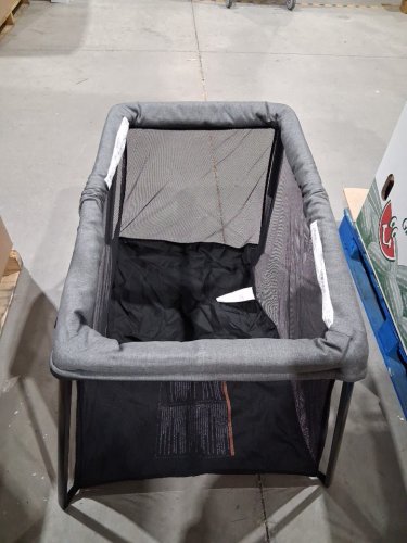 SAFETY 1ST DREAM AND GO LIGHTWEIGHT FOLDABLE PLAYARD WITH SOFT MATTRESS AND ZIP-UP BASSINET - 26" x 31" x 42" - GREY WOLF (MODEL: 05111CGRW) image 3