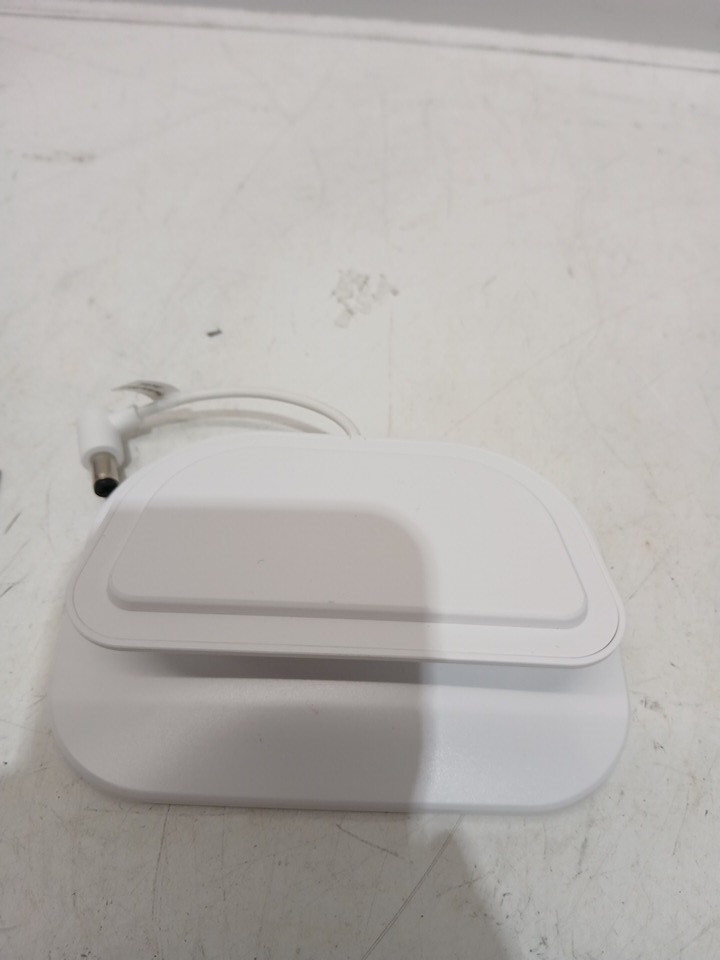 Echo Show 8 (3rd Gen) Adjustable Stand with USB-C Charging Port - GLACIER WHITE image 4