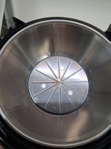 Hamilton Beach Big Mouth 3 inch Feed Chute Juice Extractor for Whole Fruits & Veggies- 800W-Black- (model:67601AG) image 6