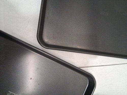 3pc baker's secret nonstick baking sheets - (2) 17" sheets - (1) 13" sheet - black image 3