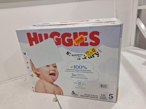 136pk huggies baby snug and dry disposable diapers - size 5 (27lb+) - Disney Pattern image 2