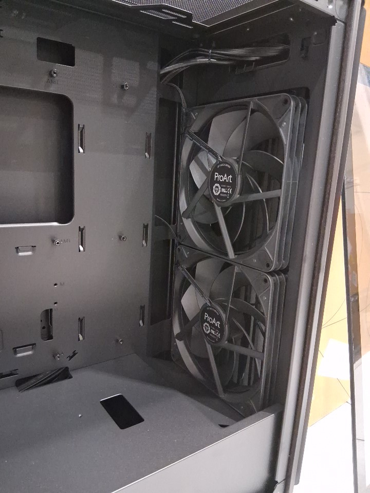 ASUS ProArt E-ATX Case with Tempered Glass Panel with 100mm and 2x 200mm Fans - 420mm Radiator Support - Black Wood (model : PA401) image 7