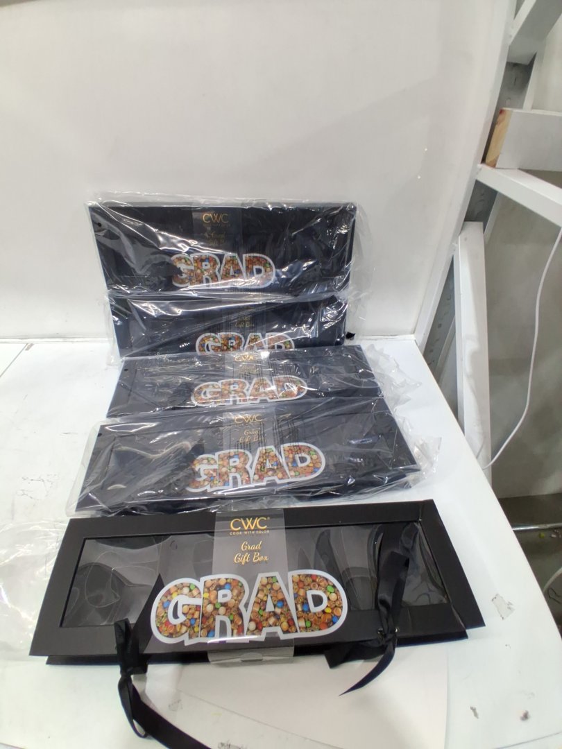 5PK CWC WORD GRAD GIFT BOX - BLACK (… | King of the North Auction