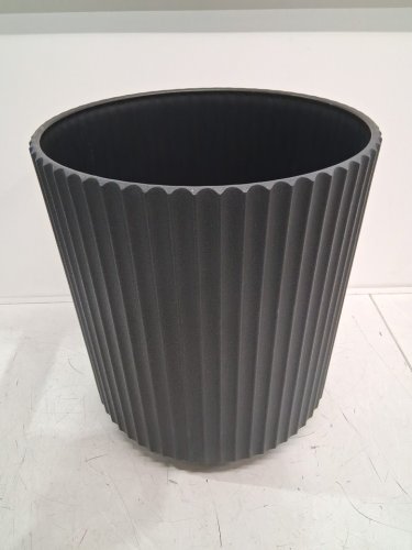 veradek demi series round planter - 16" - black (model: ‎DMV16B/1752204) image 2
